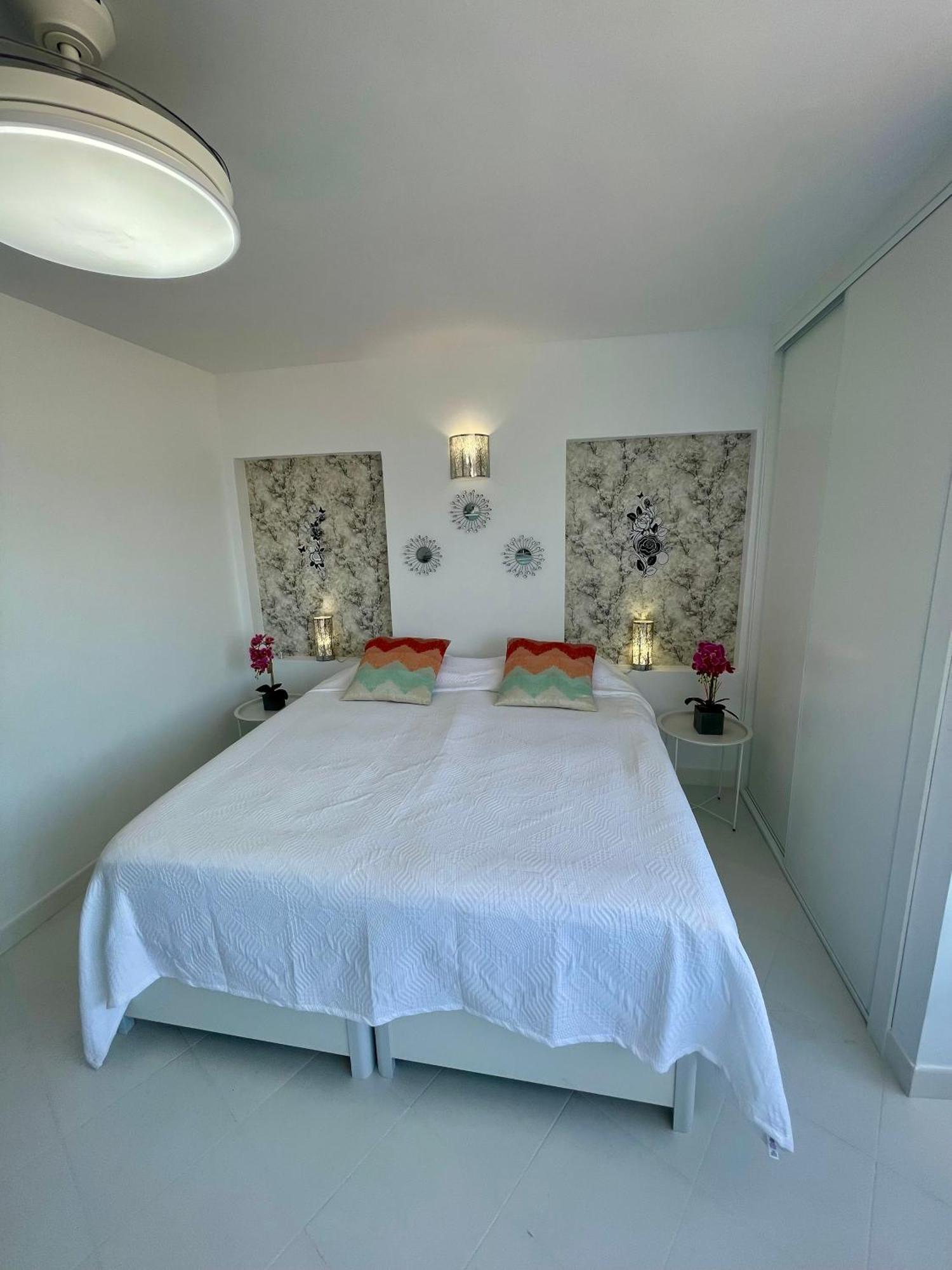Appartamento Sunny Beachside Retreat With Mountain And Sea Views Fuengirola